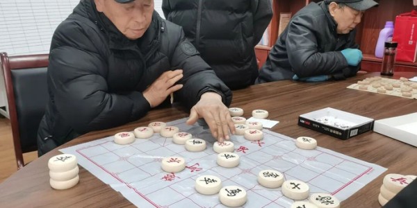 必发指数官方网站-邯郸峰峰：楚河汉界展风采 邻里对弈叙温情|象棋|临水镇|邯郸市|河北省|社区_新浪新闻